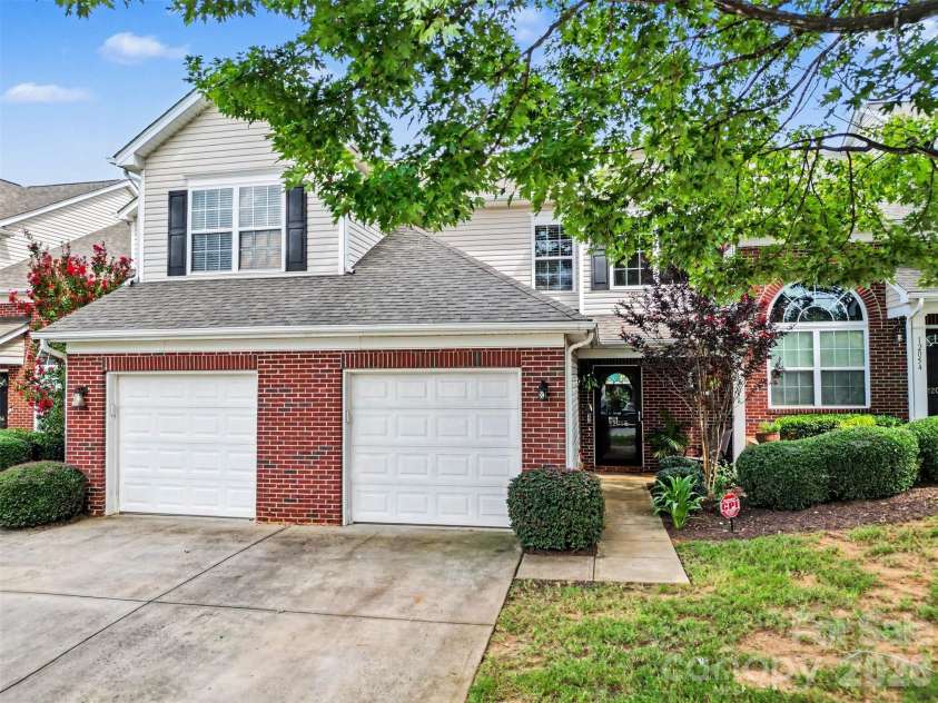 12058 Stratfield Place Circle, Pineville, NC 28134.  MLS# CAR4414924, YatesRealty ID 44936. 