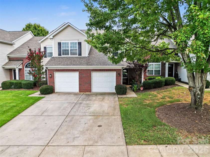 12058 Stratfield Place Circle, Pineville, NC 28134.  MLS# CAR4414924, YatesRealty ID 44936. 