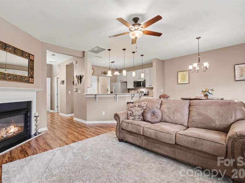12058 Stratfield Place Circle, Pineville, NC 28134.  MLS# CAR4414924, YatesRealty ID 44936. 