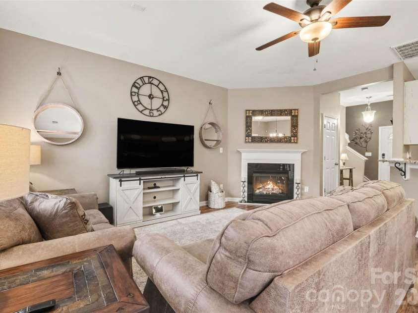 12058 Stratfield Place Circle, Pineville, NC 28134.  MLS# CAR4414924, YatesRealty ID 44936. 