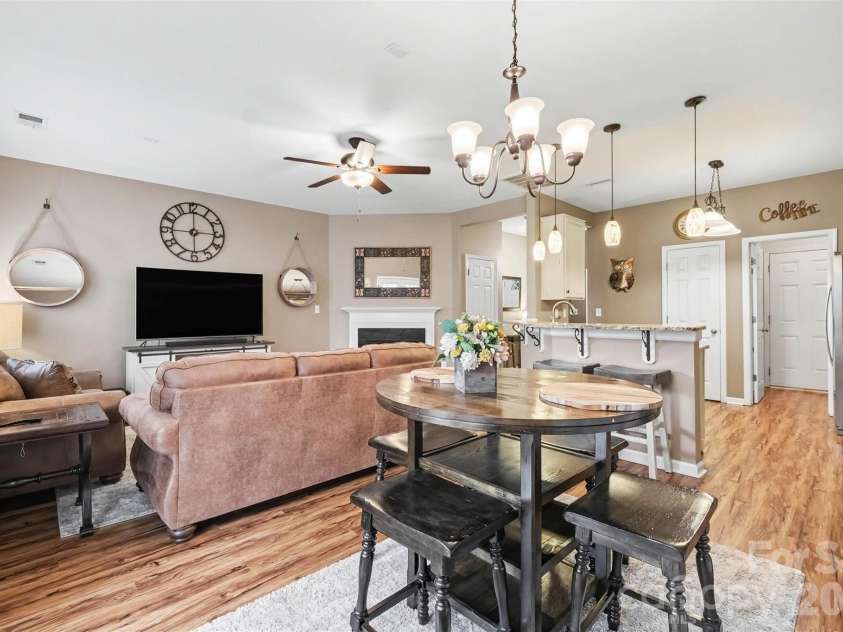 12058 Stratfield Place Circle, Pineville, NC 28134.  MLS# CAR4414924, YatesRealty ID 44936. 