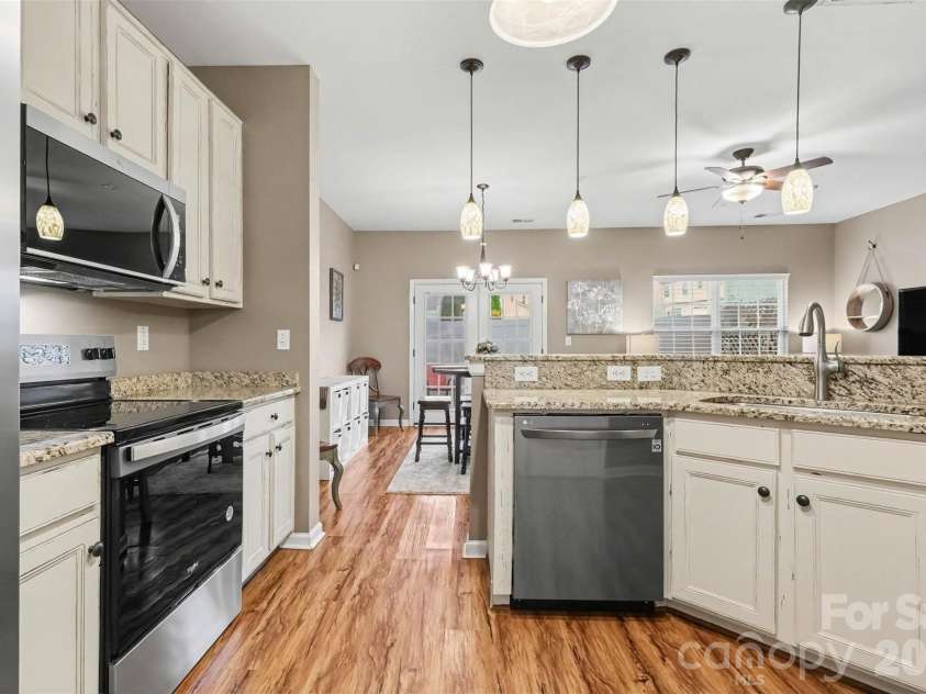 12058 Stratfield Place Circle, Pineville, NC 28134.  MLS# CAR4414924, YatesRealty ID 44936. 