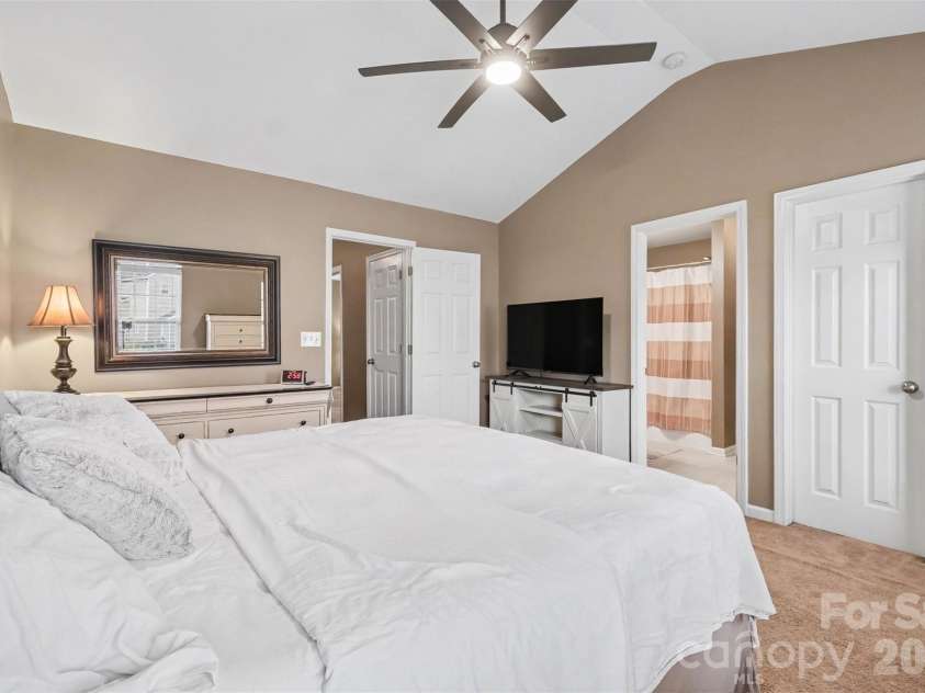12058 Stratfield Place Circle, Pineville, NC 28134.  MLS# CAR4414924, YatesRealty ID 44936. 