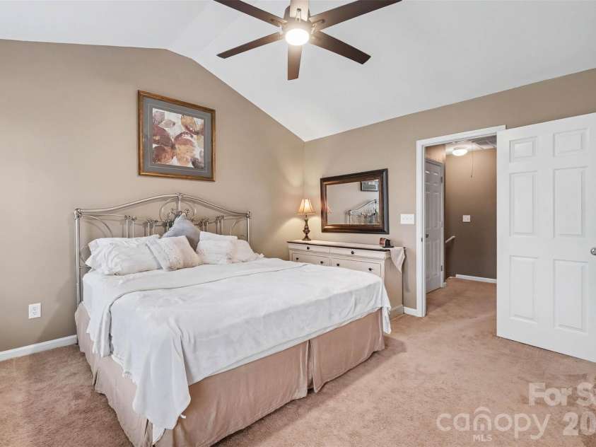 12058 Stratfield Place Circle, Pineville, NC 28134.  MLS# CAR4414924, YatesRealty ID 44936. 
