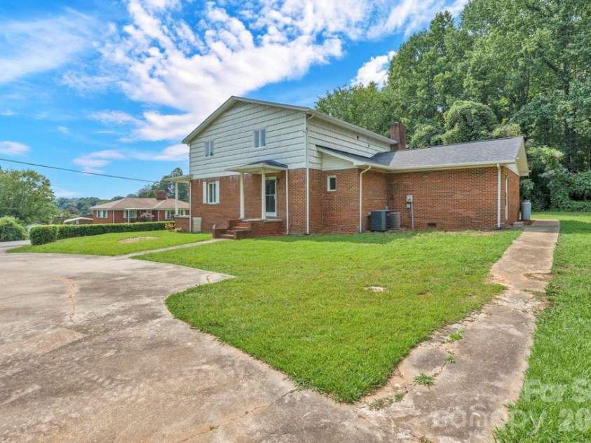 490 Morehead Road, Marion, NC 28752.  MLS# CAR4415496, YatesRealty ID 44938. 