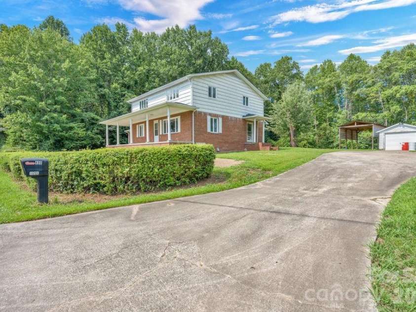490 Morehead Road, Marion, NC 28752.  MLS# CAR4415496, YatesRealty ID 44938. 