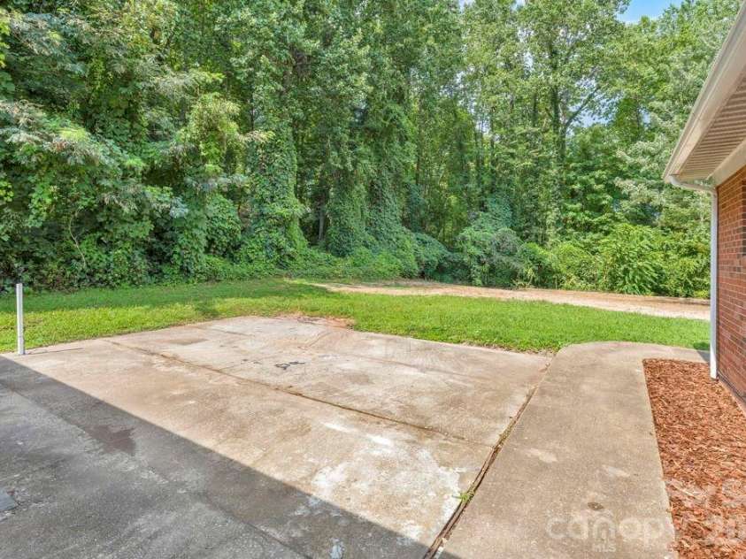 490 Morehead Road, Marion, NC 28752.  MLS# CAR4415496, YatesRealty ID 44938. 
