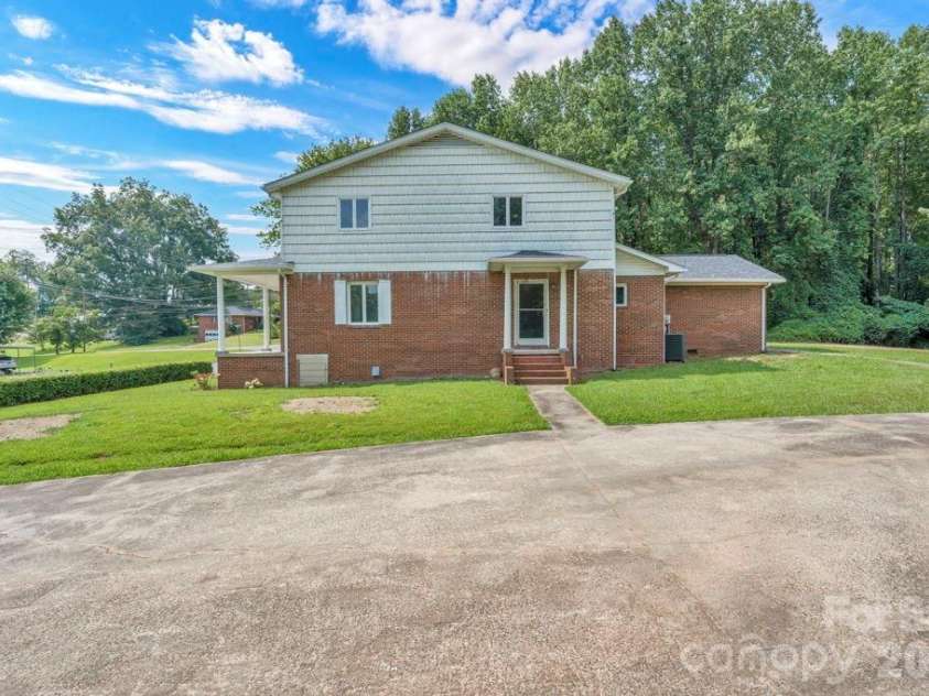 490 Morehead Road, Marion, NC 28752.  MLS# CAR4415496, YatesRealty ID 44938. 