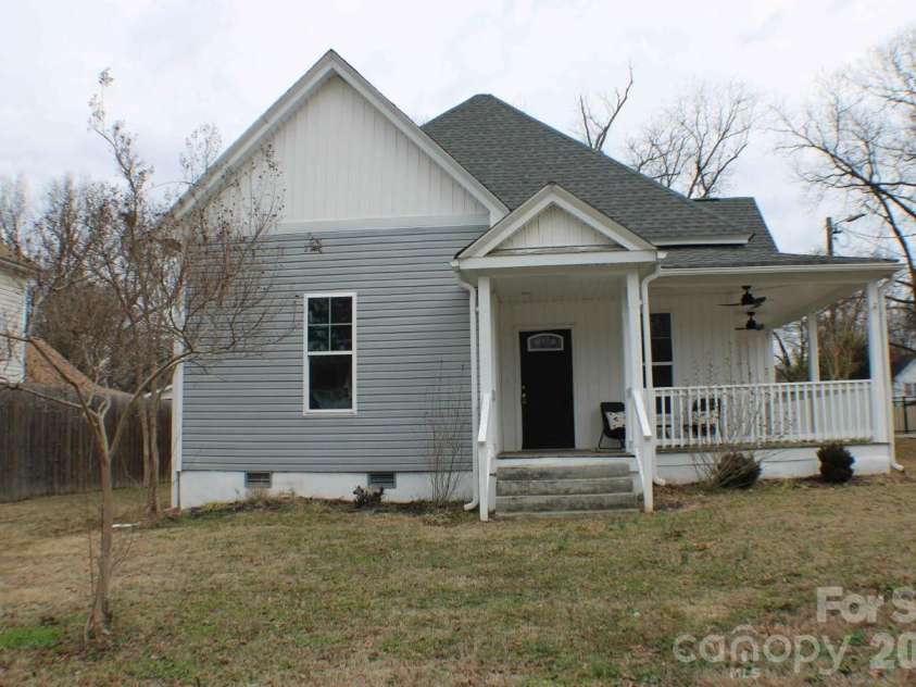 128 College Street, Chester, SC 29706.  MLS# CAR4345939, YatesRealty ID 4494. 