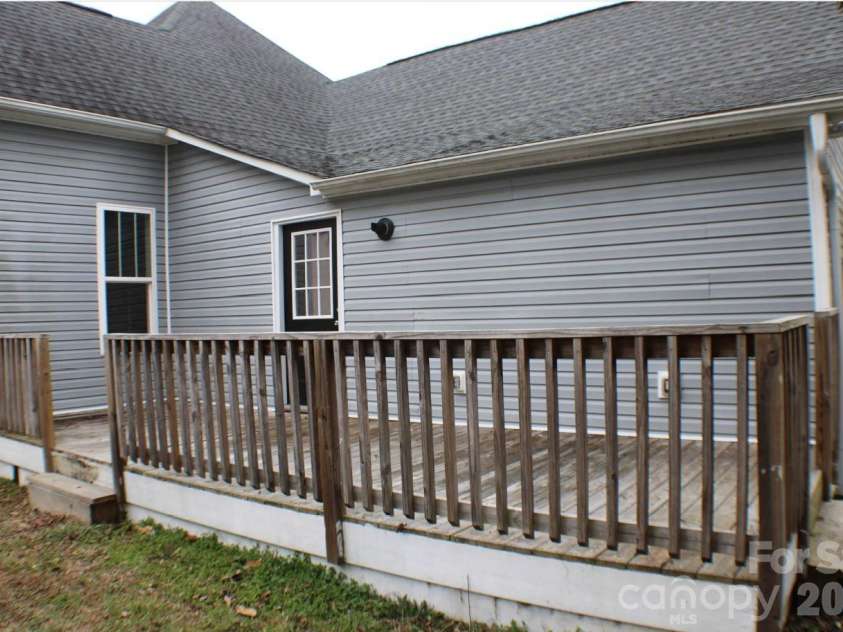 128 College Street, Chester, SC 29706.  MLS# CAR4345939, YatesRealty ID 4494. 