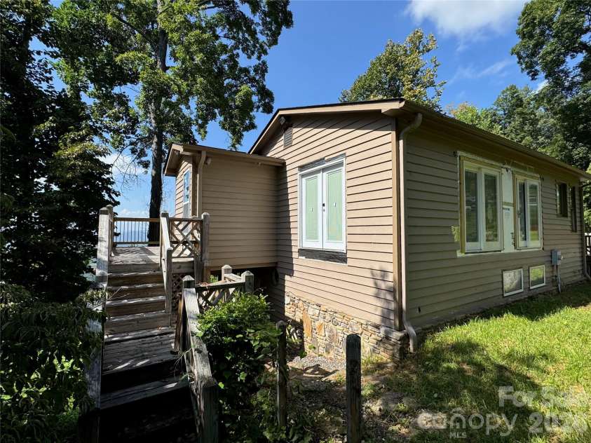 87 Island In The Sky Trail, Weaverville, NC 28787.  MLS# CAR4415059, YatesRealty ID 44940. 