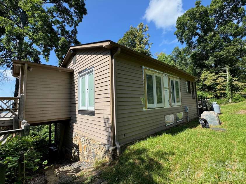 87 Island In The Sky Trail, Weaverville, NC 28787.  MLS# CAR4415059, YatesRealty ID 44940. Back Corner
