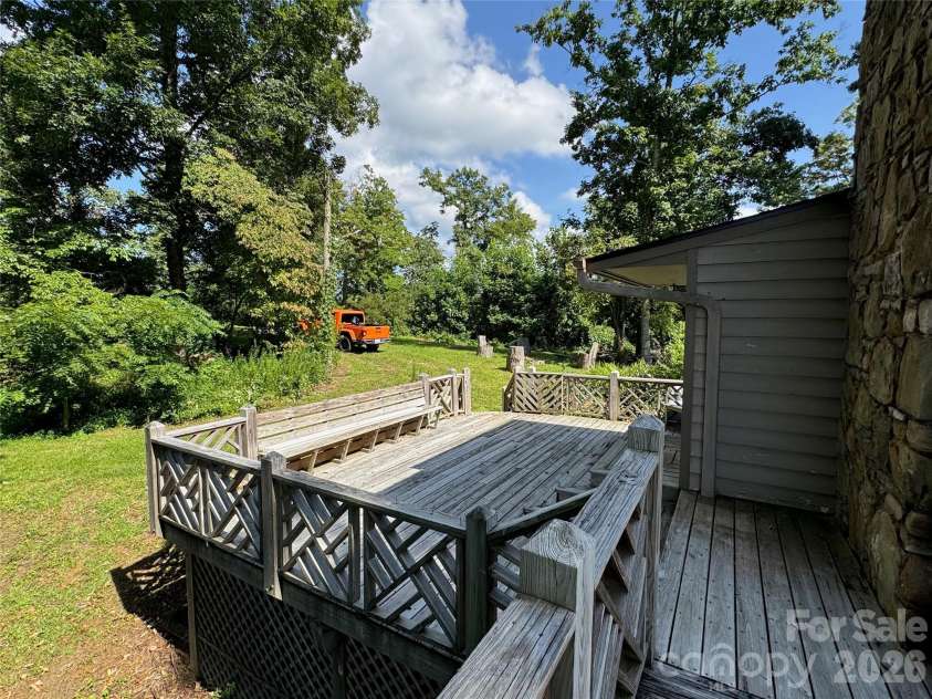 87 Island In The Sky Trail, Weaverville, NC 28787.  MLS# CAR4415059, YatesRealty ID 44940. Side Deck