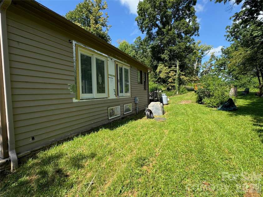 87 Island In The Sky Trail, Weaverville, NC 28787.  MLS# CAR4415059, YatesRealty ID 44940. Yard