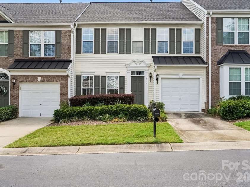 12111 Windy Rock Way, Charlotte, NC 28273.  MLS# CAR4415294, YatesRealty ID 44941. 