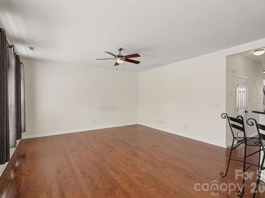 12111 Windy Rock Way, Charlotte, NC 28273.  MLS# CAR4415294, YatesRealty ID 44941. Open floor plan with large living area