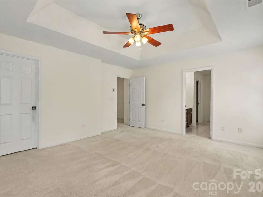 12111 Windy Rock Way, Charlotte, NC 28273.  MLS# CAR4415294, YatesRealty ID 44941. Primary Bedroom