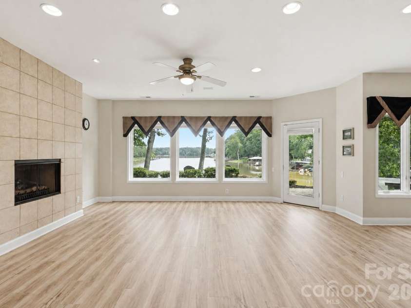 1075 Lakefront Woods Drive, Belmont, NC 28012.  MLS# CAR4402621, YatesRealty ID 44942. 
