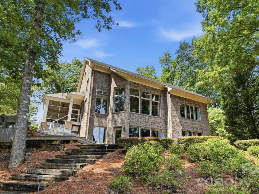 1075 Lakefront Woods Drive, Belmont, NC 28012.  MLS# CAR4402621, YatesRealty ID 44942. 
