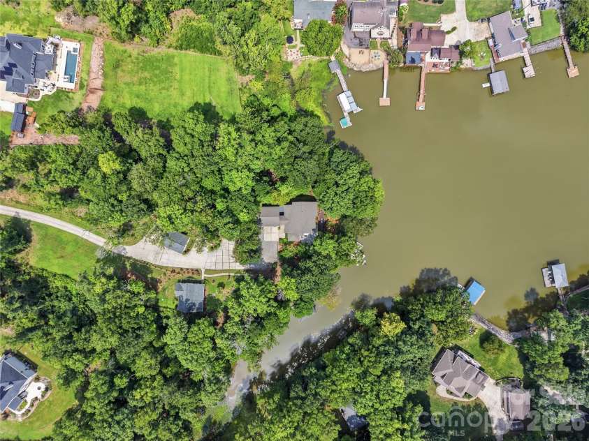 1075 Lakefront Woods Drive, Belmont, NC 28012.  MLS# CAR4402621, YatesRealty ID 44942. 