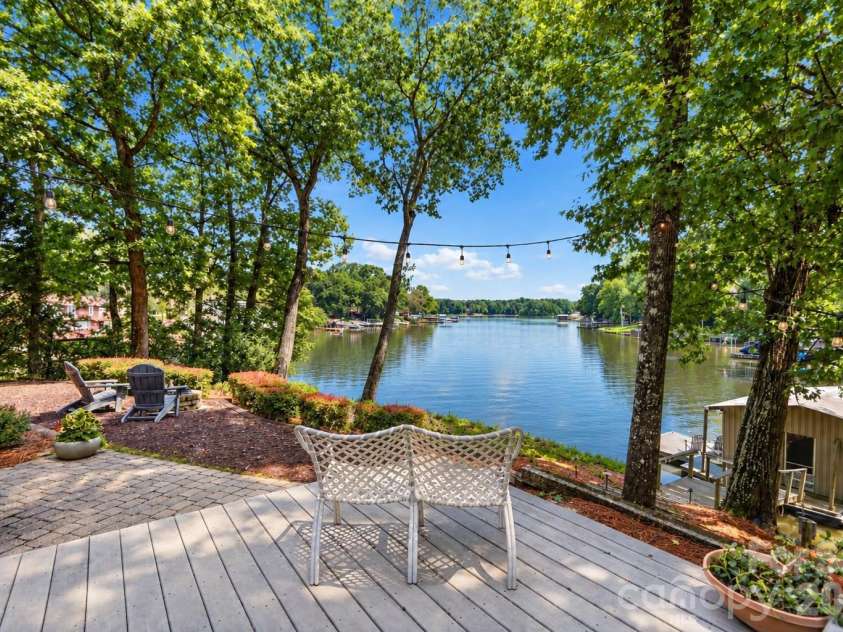 1075 Lakefront Woods Drive, Belmont, NC 28012.  MLS# CAR4402621, YatesRealty ID 44942. 