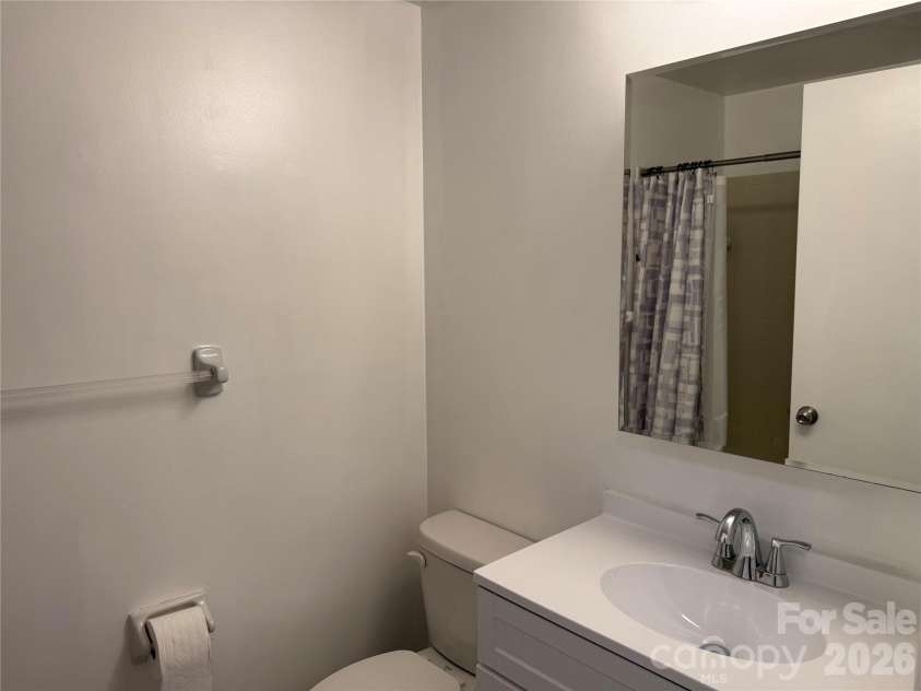 1645 Arlyn Circle, Charlotte, NC 28213.  MLS# CAR4404772, YatesRealty ID 44948. Guest bathroom