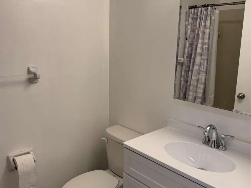 1645 Arlyn Circle, Charlotte, NC 28213.  MLS# CAR4404772, YatesRealty ID 44948. Guest bathroom