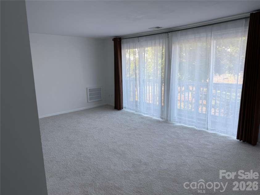 1645 Arlyn Circle, Charlotte, NC 28213.  MLS# CAR4404772, YatesRealty ID 44948. Living area