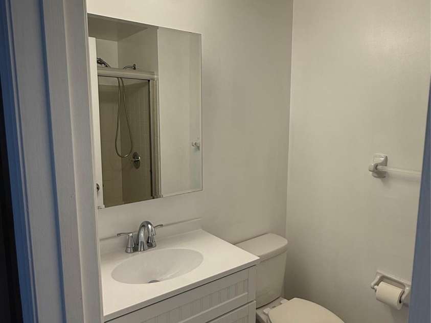 1645 Arlyn Circle, Charlotte, NC 28213.  MLS# CAR4404772, YatesRealty ID 44948. Main bathroom