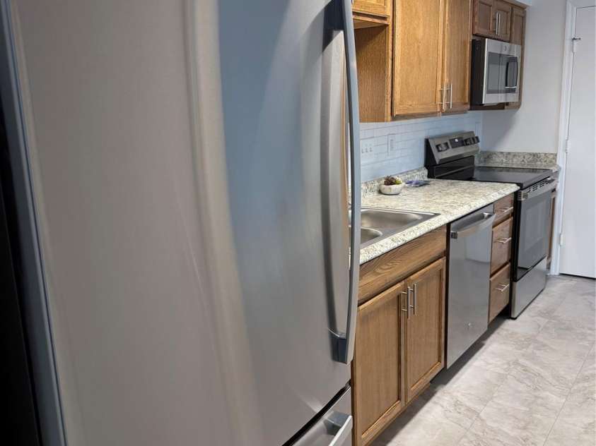 1645 Arlyn Circle, Charlotte, NC 28213.  MLS# CAR4404772, YatesRealty ID 44948. New fridge!