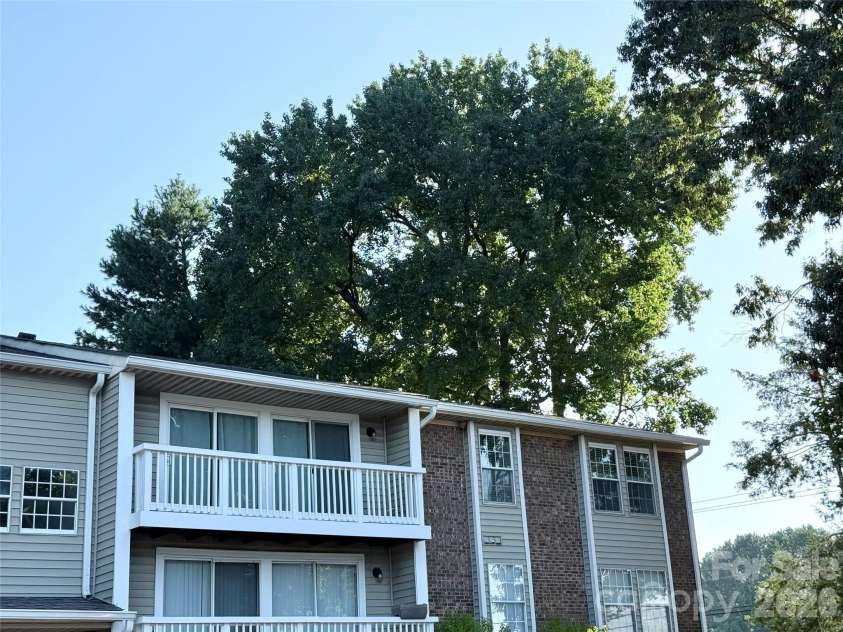 1645 Arlyn Circle, Charlotte, NC 28213.  MLS# CAR4404772, YatesRealty ID 44948. Unit M