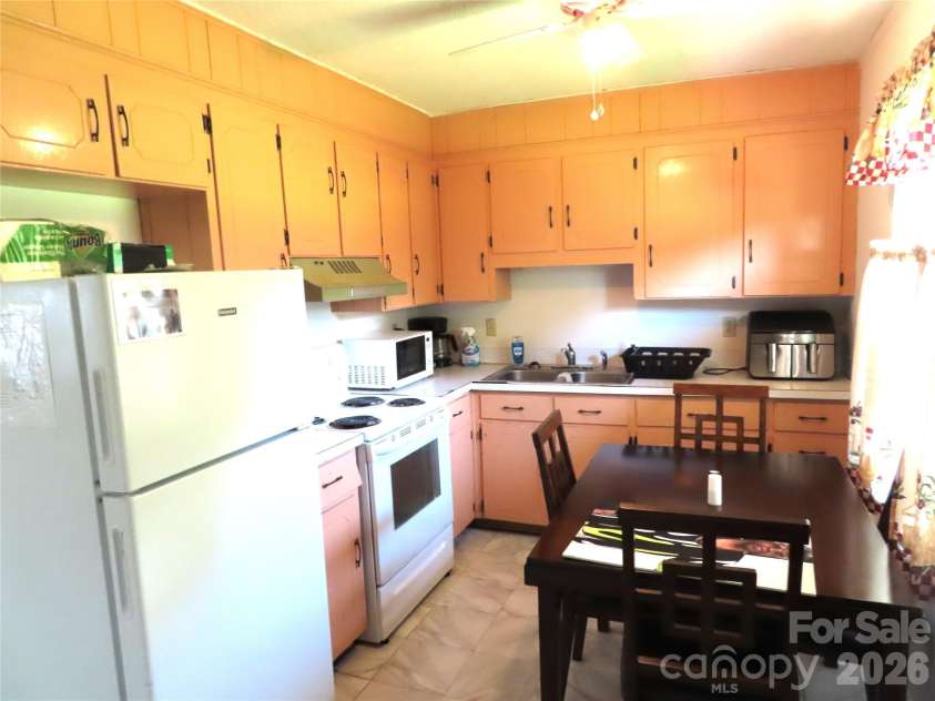 1170 Parkmont Lane, Rock Hill, SC 29730.  MLS# CAR4413651, YatesRealty ID 44950. 