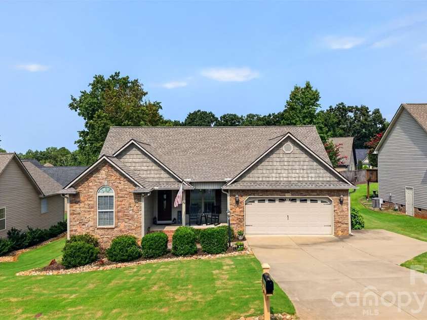 846 Affirmed Drive, Boiling Springs, SC 29316.  MLS# CAR4414338, YatesRealty ID 44951. 