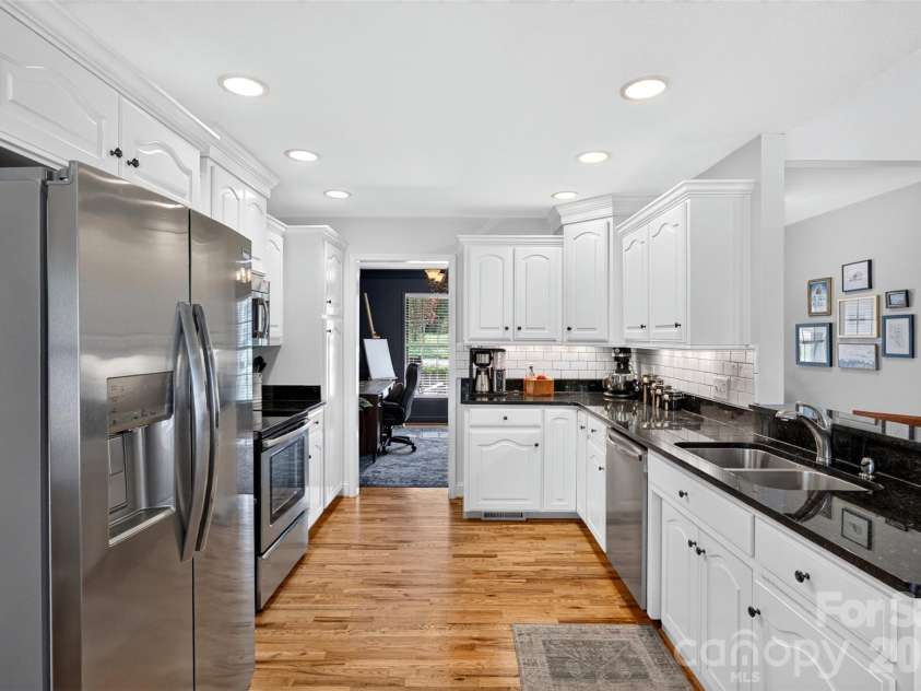 846 Affirmed Drive, Boiling Springs, SC 29316.  MLS# CAR4414338, YatesRealty ID 44951. 
