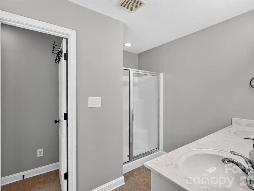 846 Affirmed Drive, Boiling Springs, SC 29316.  MLS# CAR4414338, YatesRealty ID 44951. 