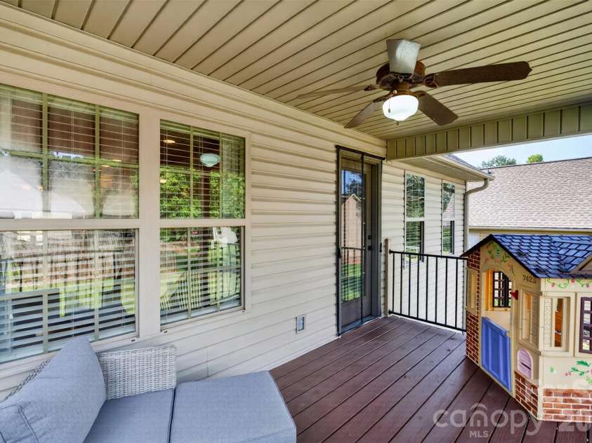 846 Affirmed Drive, Boiling Springs, SC 29316.  MLS# CAR4414338, YatesRealty ID 44951. 