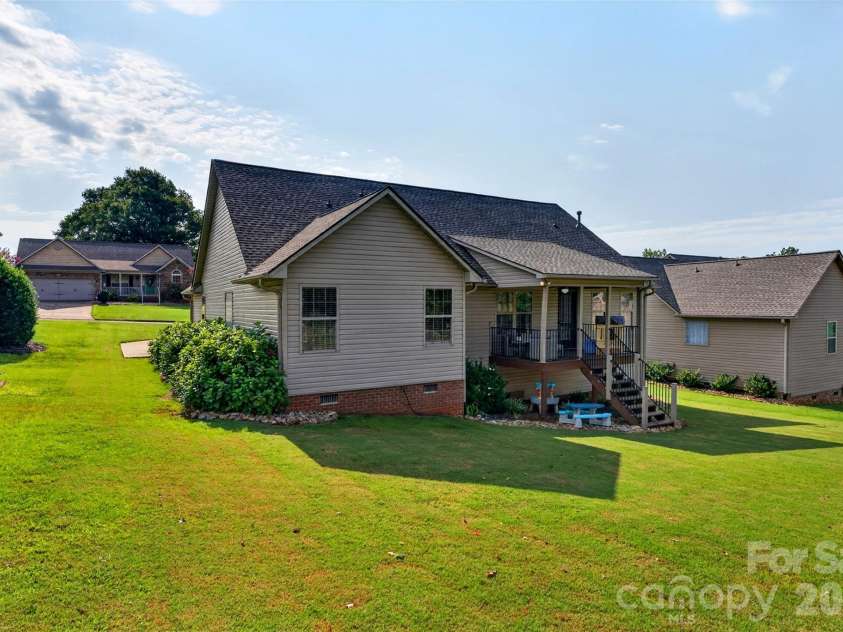 846 Affirmed Drive, Boiling Springs, SC 29316.  MLS# CAR4414338, YatesRealty ID 44951. 