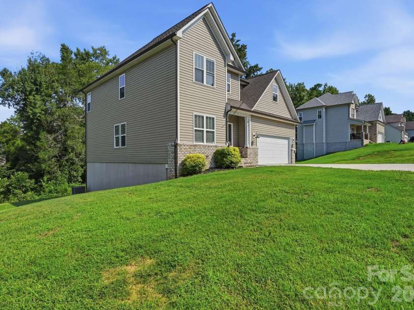 235 Brook Avenue, Concord, NC 28025.  MLS# CAR4415282, YatesRealty ID 44952. 