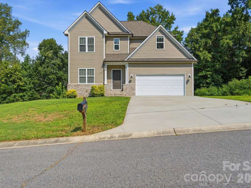 235 Brook Avenue, Concord, NC 28025.  MLS# CAR4415282, YatesRealty ID 44952. 