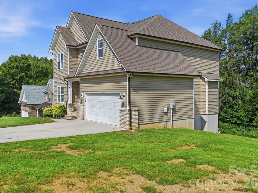 235 Brook Avenue, Concord, NC 28025.  MLS# CAR4415282, YatesRealty ID 44952. 