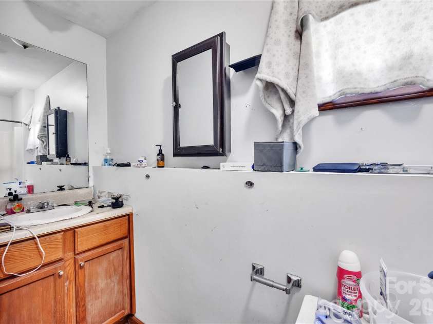 155 Horse Shoe Ridge Road, Deep Gap, NC 28618.  MLS# CAR4415542, YatesRealty ID 44957. 