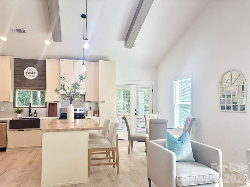 6524 Mintbrook Drive, Mint Hill, NC 28227.  MLS# CAR4415376, YatesRealty ID 44958. 
