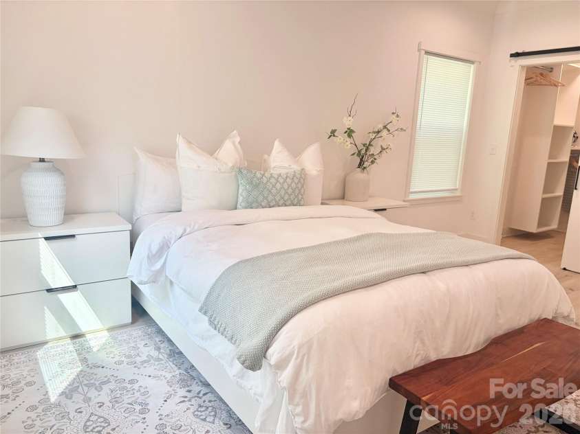 6524 Mintbrook Drive, Mint Hill, NC 28227.  MLS# CAR4415376, YatesRealty ID 44958. Master bedroom