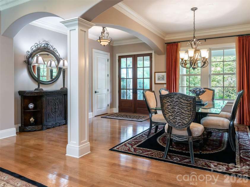 39 Beadle Lane, Asheville, NC 28803.  MLS# CAR4415544, YatesRealty ID 44959. 