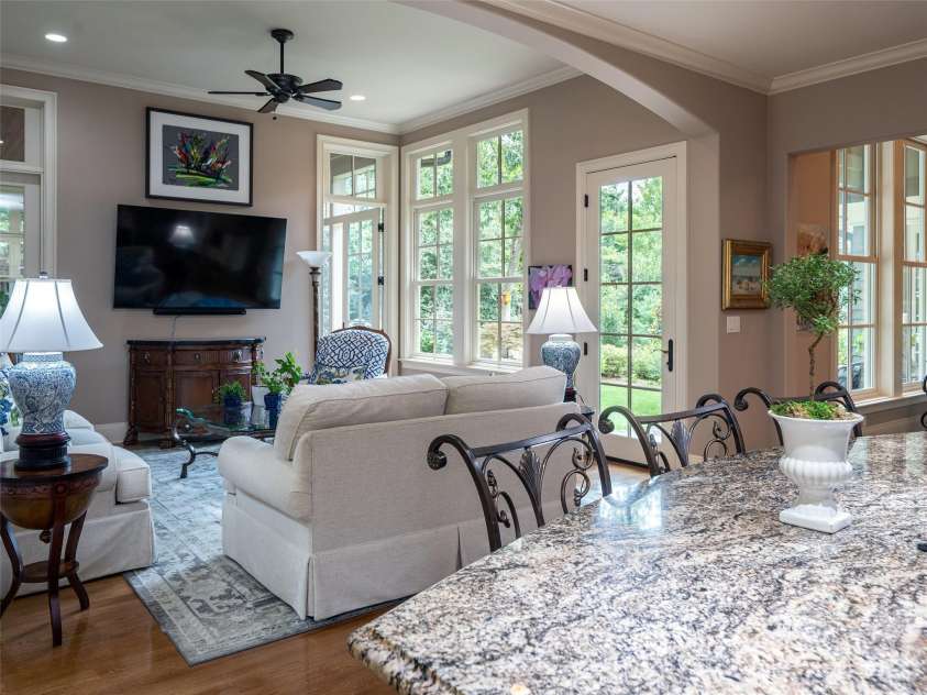 39 Beadle Lane, Asheville, NC 28803.  MLS# CAR4415544, YatesRealty ID 44959. 
