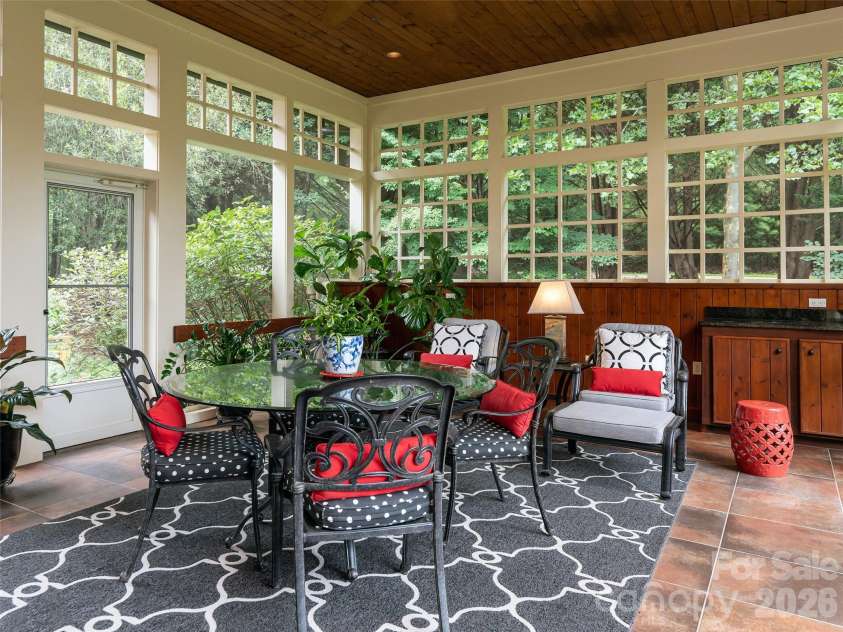 39 Beadle Lane, Asheville, NC 28803.  MLS# CAR4415544, YatesRealty ID 44959. 