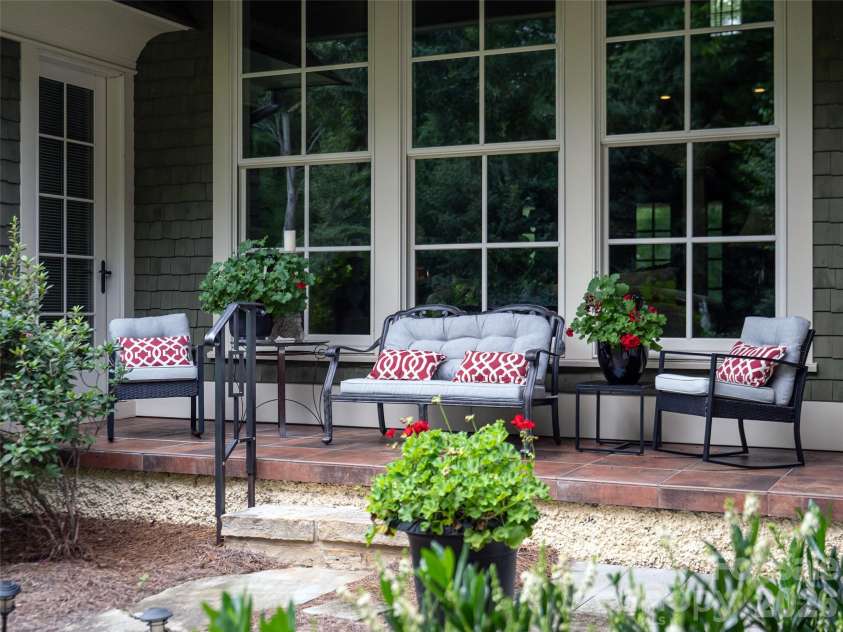 39 Beadle Lane, Asheville, NC 28803.  MLS# CAR4415544, YatesRealty ID 44959. 