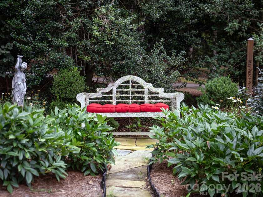 39 Beadle Lane, Asheville, NC 28803.  MLS# CAR4415544, YatesRealty ID 44959. 