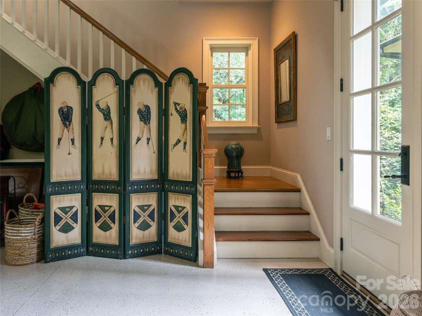 39 Beadle Lane, Asheville, NC 28803.  MLS# CAR4415544, YatesRealty ID 44959. 