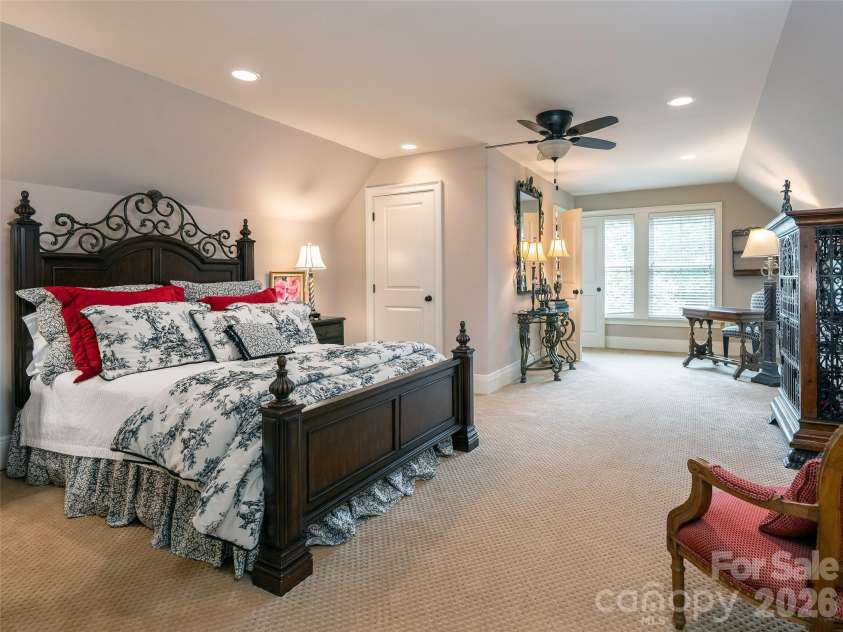 39 Beadle Lane, Asheville, NC 28803.  MLS# CAR4415544, YatesRealty ID 44959. 